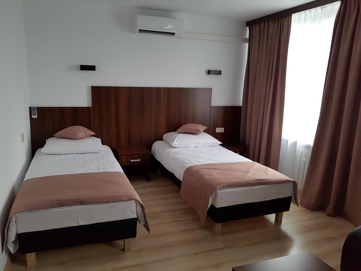 Brzezie  Pod Kominem Pokoje I Apartamenty المظهر الخارجي الصورة